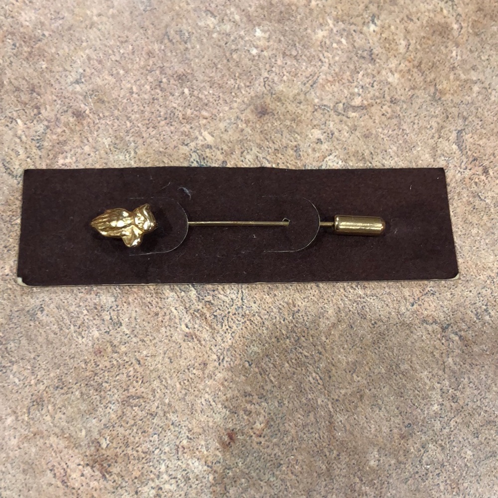 NWT men’s tie tac praying 🙏